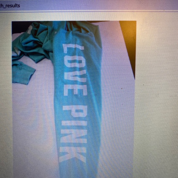 IN SEARCH OF MINT GREEN VS SWEATSHIRT - Picture 2 of 3